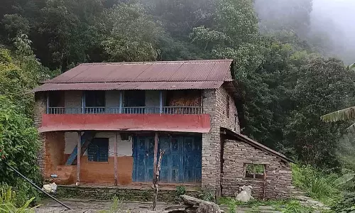 ധാംപൂസ്: ഹിമാലയൻ ഗ്രാമത്തിലെ ഗുരുങ് പാരമ്പര്യം ധാംപൂസ്: ഹിമാലയൻ ഗ്രാമത്തിലെ ഗുരുങ് പാരമ്പര്യം
