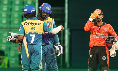 Half-century for T. Nikhil; Thrissur begins KACL campaign with a win over Calicut. Half-century for T. Nikhil; Thrissur begins KACL campaign with a win over Calicut.