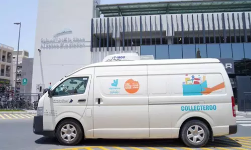 Free food for delivery bike riders at temporary rest centers in Dubai Free food for delivery bike riders at temporary rest centers in Dubai