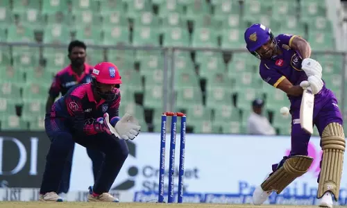 Azharuddin goes on a rampage; Alleppey Ripples kick off KCL campaign by defeating Royals.