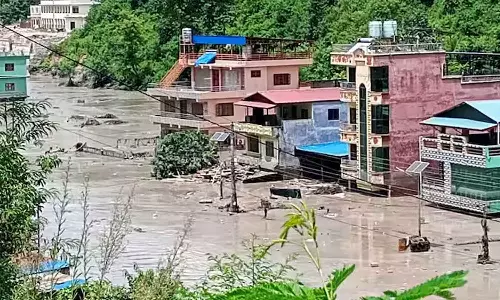 മിന്നൽ പ്രളയത്തിൽ വിറങ്ങലിച്ച് നേപ്പാൾ; മരണസംഖ്യ ഉയരുന്നു മിന്നൽ പ്രളയത്തിൽ വിറങ്ങലിച്ച് നേപ്പാൾ; മരണസംഖ്യ ഉയരുന്നു