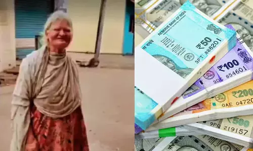 കൈനീട്ടി വാങ്ങിയ നാണയത്തുട്ടുകൾ ഒടുവിൽ ലക്ഷങ്ങളായി; യാചക സ്ത്രീ മരിച്ചപ്പോൾ വീട്ടിൽ കണ്ടെത്തിയത് 8.40 ലക്ഷം രൂപ! കൈനീട്ടി വാങ്ങിയ നാണയത്തുട്ടുകൾ ഒടുവിൽ ലക്ഷങ്ങളായി; യാചക സ്ത്രീ മരിച്ചപ്പോൾ വീട്ടിൽ കണ്ടെത്തിയത് 8.40 ലക്ഷം രൂപ!