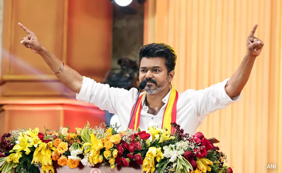 മോദിക്കും രാഹുലിനും തൊട്ടുപിന്നിൽ; പ്രധാനമന്ത്രി സ്ഥാനത്തേക്ക് യോഗ്യനായി സി. ജോസഫ് വിജയിയും മോദിക്കും രാഹുലിനും തൊട്ടുപിന്നിൽ; പ്രധാനമന്ത്രി സ്ഥാനത്തേക്ക് യോഗ്യനായി സി. ജോസഫ് വിജയിയും