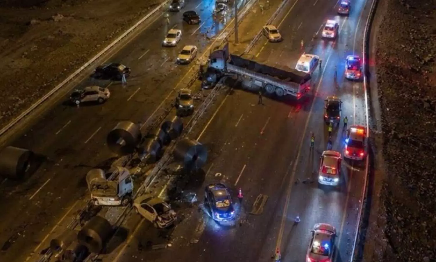 Road accident in Samail, Oman, claims six lives; Ministry of Transport orders an investigation. Road accident in Samail, Oman, claims six lives; Ministry of Transport orders an investigation.
