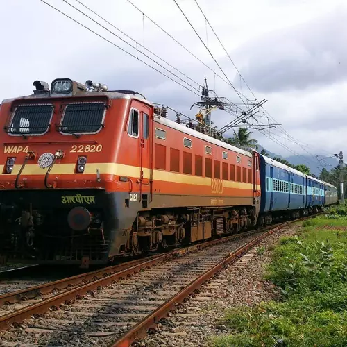 ഇന്ത്യയിൽ സ്വന്തമായി ഒരു ട്രെയിനിന്റെ ഉടമയായ ഏക വ്യക്തി; ആരാണ് ആ കർഷകൻ?