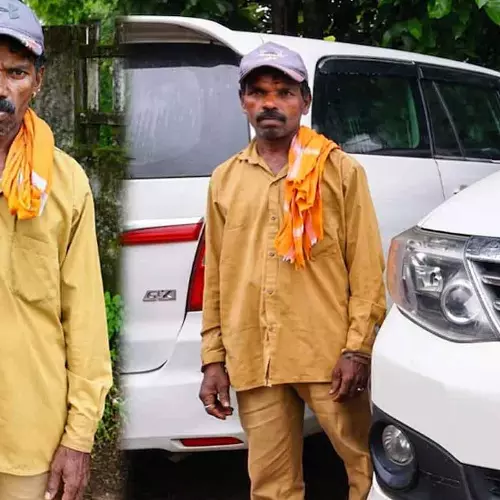 Sanitation worker arrives in SUV to sweep streets
