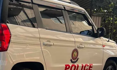 ഹെൽമറ്റ് കൊണ്ട് പൊലീസുകാരനെ ആക്രമിച്ചു; എസ്എപി ക്യാമ്പിലെ സിപിഒ ശ്രീജിത്തിന് ഗുരുതര പരിക്ക് ഹെൽമറ്റ് കൊണ്ട് പൊലീസുകാരനെ ആക്രമിച്ചു; എസ്എപി ക്യാമ്പിലെ സിപിഒ ശ്രീജിത്തിന് ഗുരുതര പരിക്ക്