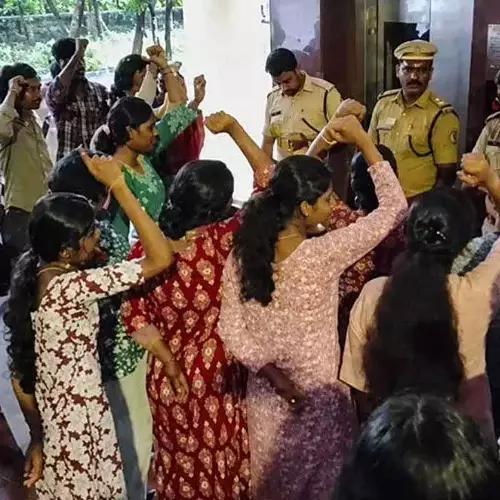 കാലടി സർവകലാശാല വിസിക്കെതിരായ പ്രതിഷേധം: എസ്എഫ്ഐ പ്രവർത്തകരുടെ മുൻകൂർ ജാമ്യാപേക്ഷ തള്ളി