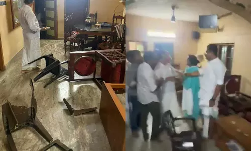 ചിറയിന്കീഴില് രമ്യ ഹരിദാസ് എംഎല്എയും കോണ്ഗ്രസ് പ്രവര്ത്തകരും തമ്മിലടി ചിറയിന്കീഴില് രമ്യ ഹരിദാസ് എംഎല്എയും കോണ്ഗ്രസ് പ്രവര്ത്തകരും തമ്മിലടി