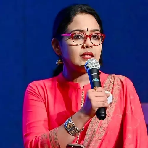 വിദ്വേഷ പരാമർശം; ബിഗ് ടിവി അവതാരക അപർണ കുറുപ്പിനെതിരെ കേസ്