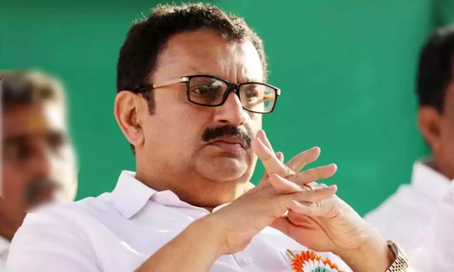 പാര്ട്ടി സസ്പെന്ഡ് ചെയ്ത ആള് പാര്ട്ടിക്ക് പുറത്ത് നില്ക്കണം; രമ്യക്കെതിരെ കെ. മുരളീധരൻ