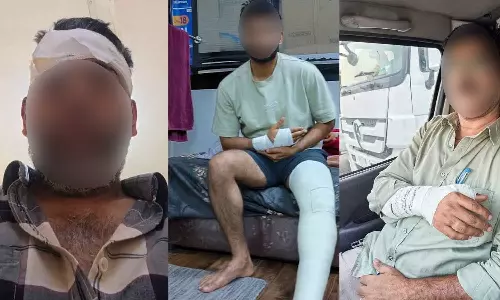 റിയാദിൽ മലയാളികളുടെ ഫ്ലാറ്റ് ആക്രമിച്ച് പത്ത് ലക്ഷം റിയാലിന്റെ കവർച്ച; ഒൻപത് പേർക്ക് പരിക്ക് റിയാദിൽ മലയാളികളുടെ ഫ്ലാറ്റ് ആക്രമിച്ച് പത്ത് ലക്ഷം റിയാലിന്റെ കവർച്ച; ഒൻപത് പേർക്ക് പരിക്ക്