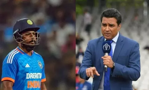 സഞ്ജു അവസരങ്ങൾ സ്വയം തുലയ്ക്കുന്നു, സ്ഥിരതയില്ല: തുറന്നടിച്ച് സഞ്ജയ് മഞ്ജരേക്കർ സഞ്ജു അവസരങ്ങൾ സ്വയം തുലയ്ക്കുന്നു, സ്ഥിരതയില്ല: തുറന്നടിച്ച് സഞ്ജയ് മഞ്ജരേക്കർ