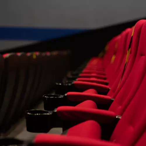 തിയേറ്ററുകളിൽ റെയ്ഡ്; പോപ്കോൺ, ശീതള പാനീയങ്ങൾക്കും അടക്കം അന്യായ വിലയെന്ന് കണ്ടെത്തൽ
