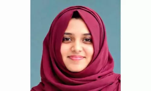 ഷാർജയിൽ മലയാളി യുവ ഡോക്ടർ കുഴഞ്ഞുവീണു മരിച്ചു ഷാർജയിൽ മലയാളി യുവ ഡോക്ടർ കുഴഞ്ഞുവീണു മരിച്ചു