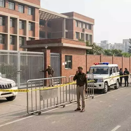 Delhi Schools Receive Bomb Threats