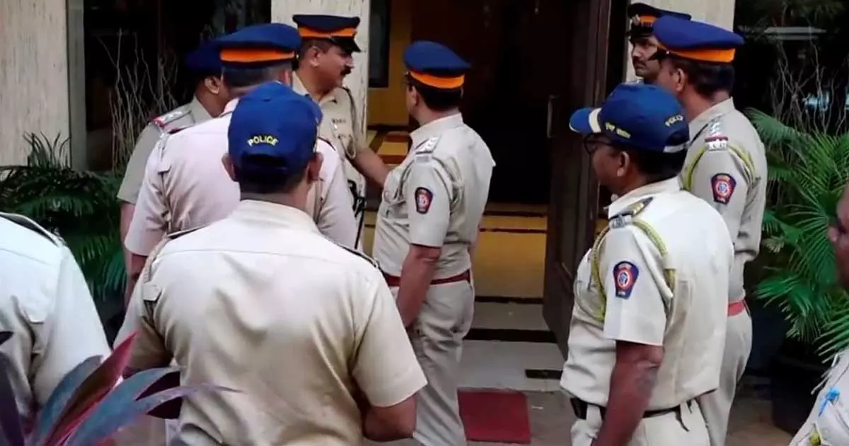 ഭാര്യയെ കൊന്നതിന് ഭര്ത്താവ് ജയിലില്; പന്ത്രണ്ട് വര്ഷത്തിന് ശേഷം ഭാര്യ ജീവനോടെ മുമ്പില്; അറസ്റ്റ് ചെയ്ത് പൊലീസ് ഭാര്യയെ കൊന്നതിന് ഭര്ത്താവ് ജയിലില്; പന്ത്രണ്ട് വര്ഷത്തിന് ശേഷം ഭാര്യ ജീവനോടെ മുമ്പില്; അറസ്റ്റ് ചെയ്ത് പൊലീസ്