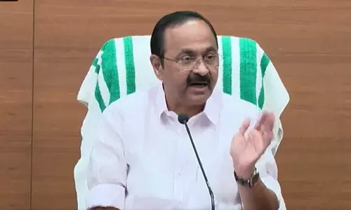 വൈദ്യുതി പ്രതിസന്ധി ഒരാഴ്ചയ്ക്കുള്ളിൽ നിയന്ത്രണത്തിലാകും, പവർകട്ട് കുറച്ചുവരുന്നു: മുഖ്യമന്ത്രി വൈദ്യുതി പ്രതിസന്ധി ഒരാഴ്ചയ്ക്കുള്ളിൽ നിയന്ത്രണത്തിലാകും, പവർകട്ട് കുറച്ചുവരുന്നു: മുഖ്യമന്ത്രി