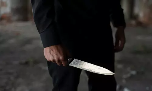 കൊയിലാണ്ടിയിൽ സഹോദരങ്ങൾ തമ്മിൽ തർക്കം; യുവാവിന് കത്രികകൊണ്ട് കുത്തേറ്റു കൊയിലാണ്ടിയിൽ സഹോദരങ്ങൾ തമ്മിൽ തർക്കം; യുവാവിന് കത്രികകൊണ്ട് കുത്തേറ്റു