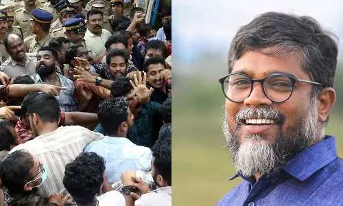 ചേവായൂര് ബാങ്ക് തെരഞ്ഞെടുപ്പിനിടയിലെ അക്രമം; സിപിഎം നേതാവ് എം. ഗിരീഷ് അറസ്റ്റില് ചേവായൂര് ബാങ്ക് തെരഞ്ഞെടുപ്പിനിടയിലെ അക്രമം; സിപിഎം നേതാവ് എം. ഗിരീഷ് അറസ്റ്റില്