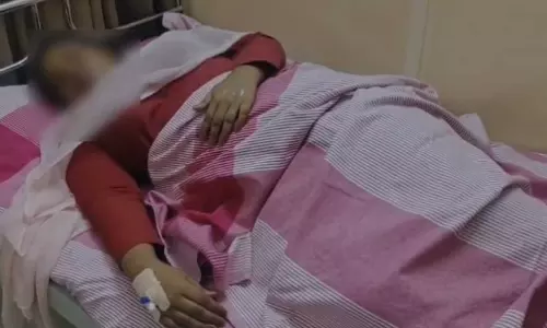 ചാവക്കാട് ഓടിക്കൊണ്ടിരുന്ന ബസില് നിന്നും ഗര്ഭിണി തെറിച്ചുവീണ സംഭവം; ഡ്രൈവറും കണ്ടക്ടറും അറസ്റ്റില് ചാവക്കാട് ഓടിക്കൊണ്ടിരുന്ന ബസില് നിന്നും ഗര്ഭിണി തെറിച്ചുവീണ സംഭവം; ഡ്രൈവറും കണ്ടക്ടറും അറസ്റ്റില്