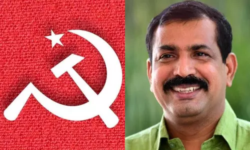 നവമാധ്യമങ്ങളില് ഇടപെടുമ്പോള് ജാഗ്രതയുണ്ടാകണം; പാര്ട്ടിയുടെ കെട്ടുറപ്പിന് പോറലേല്ക്കുന്ന പോസ്റ്റുകള് പാടില്ല: സിപിഎം നേതാവ് നവമാധ്യമങ്ങളില് ഇടപെടുമ്പോള് ജാഗ്രതയുണ്ടാകണം; പാര്ട്ടിയുടെ കെട്ടുറപ്പിന് പോറലേല്ക്കുന്ന പോസ്റ്റുകള് പാടില്ല: സിപിഎം നേതാവ്