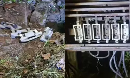 തൃപ്പൂണിത്തുറയിൽ സാമൂഹിക വിരുദ്ധർ ട്രാൻസ്ഫോർമറുകളിൽ നിന്ന് ഫ്യൂസ് ഊരി മാറ്റി; പൊലീസിൽ പരാതി നൽകി കെഎസ്ഇബി തൃപ്പൂണിത്തുറയിൽ സാമൂഹിക വിരുദ്ധർ ട്രാൻസ്ഫോർമറുകളിൽ നിന്ന് ഫ്യൂസ് ഊരി മാറ്റി; പൊലീസിൽ പരാതി നൽകി കെഎസ്ഇബി