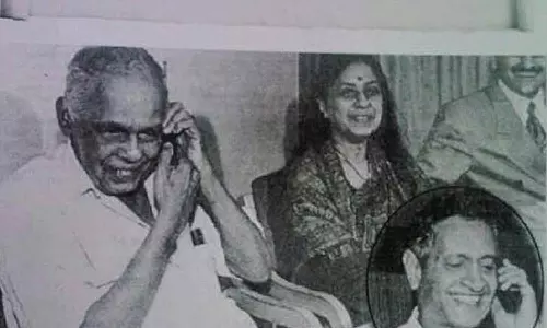 തകഴിയുടെ ആദ്യ ഹലോ മുതൽ കടലിനടിയിലെ അദൃശ്യ നാരുകൾ വരെ; മൂന്ന് പതിറ്റാണ്ടിന്റെ ടെലികോം വിപ്ലവം തകഴിയുടെ ആദ്യ ഹലോ മുതൽ കടലിനടിയിലെ അദൃശ്യ നാരുകൾ വരെ; മൂന്ന് പതിറ്റാണ്ടിന്റെ ടെലികോം വിപ്ലവം