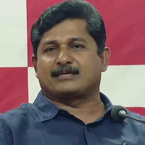 മരം മുറിക്കേസ് പ്രതികൾ ചാനൽ തുടങ്ങി, മാധ്യമപ്രവര്ത്തകരെ വിലയ്ക്കെടുത്തു: എം. സ്വരാജിന്റെ പഴയ പ്രസംഗം ചര്ച്ചയാകുന്നു