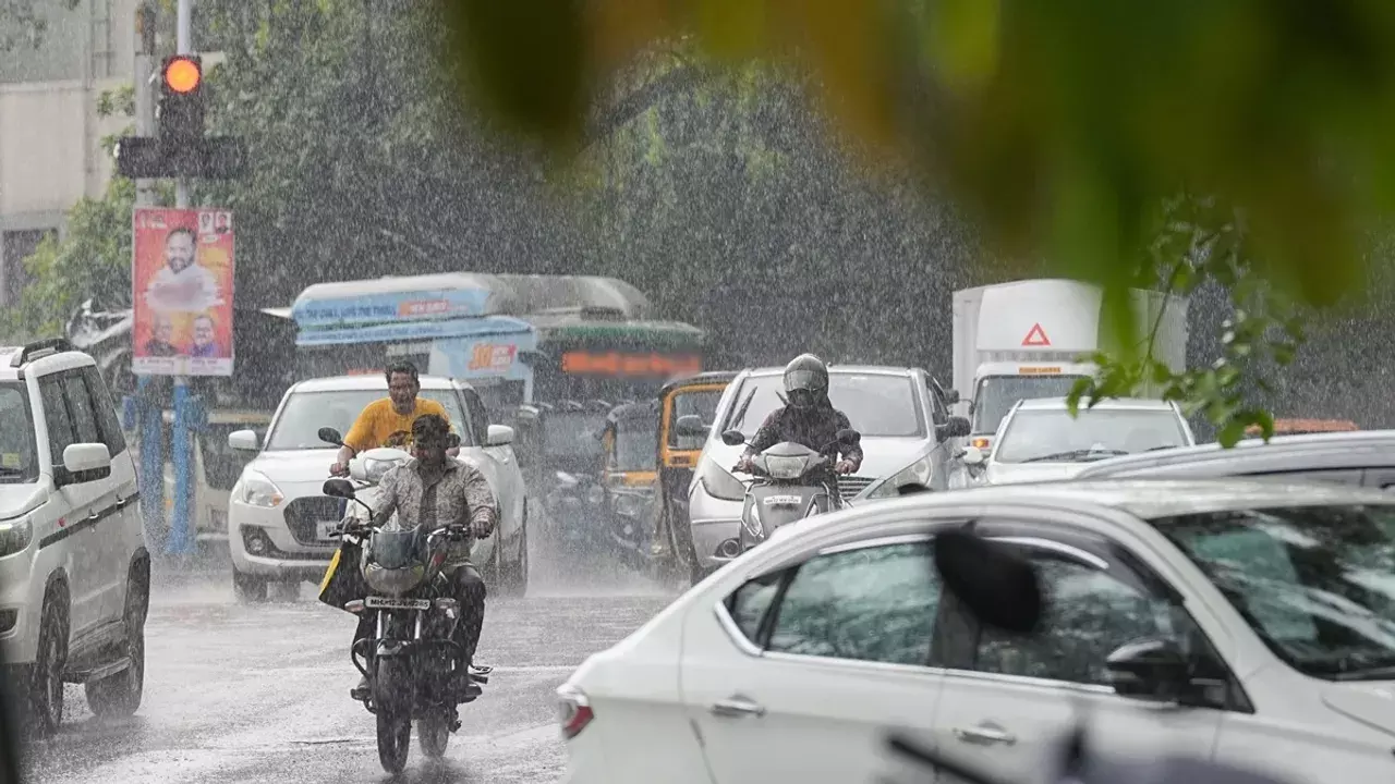 സംസ്ഥാനത്ത് ഇന്ന് ശക്തമായ മഴയ്ക്ക് സാധ്യത; ഏഴ് ജില്ലകളിൽ യെല്ലോ അലർട്ട് സംസ്ഥാനത്ത് ഇന്ന് ശക്തമായ മഴയ്ക്ക് സാധ്യത; ഏഴ് ജില്ലകളിൽ യെല്ലോ അലർട്ട്