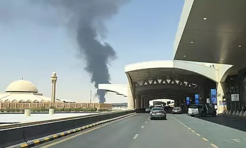 റിയാദിൽ അടക്കം ഹൂതി ആക്രമണം; അപലപിച്ചു സഖ്യ സേന റിയാദിൽ അടക്കം ഹൂതി ആക്രമണം; അപലപിച്ചു സഖ്യ സേന