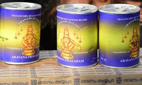 ശബരിമലയിൽ അരവണ ക്ഷാമം രൂക്ഷം; ഒരാൾക്ക് ഒരു ടിൻ മാത്രം ശബരിമലയിൽ അരവണ ക്ഷാമം രൂക്ഷം; ഒരാൾക്ക് ഒരു ടിൻ മാത്രം