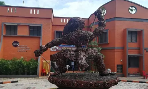 31 ചിത്രങ്ങൾക്ക് വിലക്ക്: ചലച്ചിത്ര മേളയുടെ സ്വാതന്ത്ര്യം ഹനിക്കപ്പെടുന്നെന്ന് ചലച്ചിത്ര അക്കാദമി; കേന്ദ്രത്തിന് കത്ത് 31 ചിത്രങ്ങൾക്ക് വിലക്ക്: ചലച്ചിത്ര മേളയുടെ സ്വാതന്ത്ര്യം ഹനിക്കപ്പെടുന്നെന്ന് ചലച്ചിത്ര അക്കാദമി; കേന്ദ്രത്തിന് കത്ത്