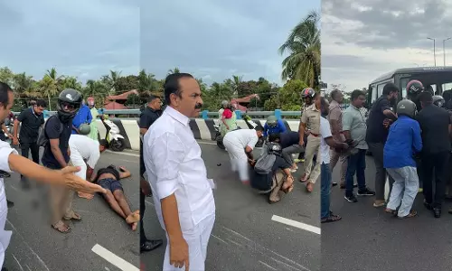 ഞാൻ പൊയ്ക്കൊള്ളാം, നിങ്ങൾ ആശുപത്രിയിലാക്ക്; അപകടത്തിൽപ്പെട്ട യുവാവിനെ പൈലറ്റ് വാഹനത്തിൽ ആശുപത്രിയിലേക്കയച്ച് മുഖ്യമന്ത്രി ഞാൻ പൊയ്ക്കൊള്ളാം, നിങ്ങൾ ആശുപത്രിയിലാക്ക്; അപകടത്തിൽപ്പെട്ട യുവാവിനെ പൈലറ്റ് വാഹനത്തിൽ ആശുപത്രിയിലേക്കയച്ച് മുഖ്യമന്ത്രി