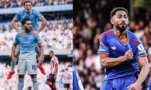 Fulham stumbles United; City continues surge, Liverpool also wins. Fulham stumbles United; City continues surge, Liverpool also wins.