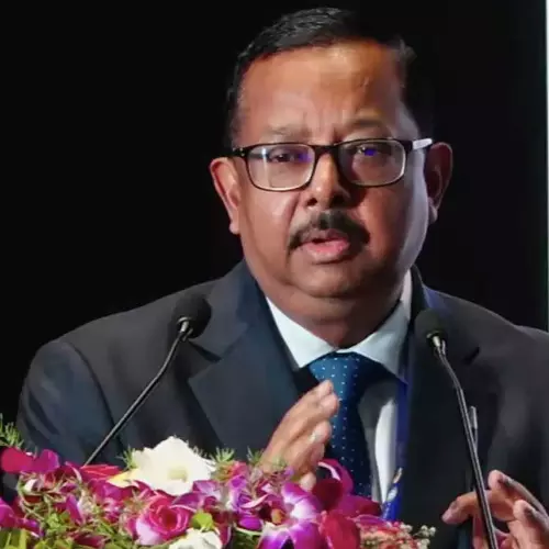 പ്രതികളുടെ സുരക്ഷയില് ഭയം തോന്നുന്നു; വ്യാജ ഏറ്റുമുട്ടലുകളിലും കസ്റ്റഡി മരണങ്ങളിലും ജസ്റ്റിസ് ഭൂയാന്