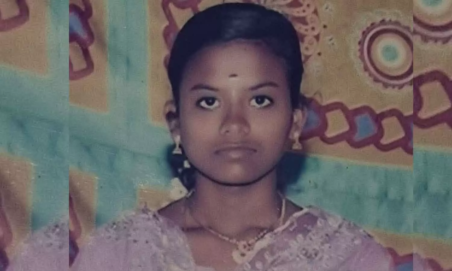 പാലക്കാട് കൊടുവായൂരിൽ ഭർത്താവ് ഭാര്യയെ കഴുത്ത് ഞെരിച്ച് കൊലപ്പെടുത്തി പാലക്കാട് കൊടുവായൂരിൽ ഭർത്താവ് ഭാര്യയെ കഴുത്ത് ഞെരിച്ച് കൊലപ്പെടുത്തി
