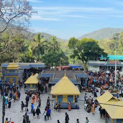 ശബരിമല സന്നിധാനത്തെ അരവണ ക്ഷാമത്തിന് പിന്നാലെ പമ്പയിലും പ്രസാദ പ്രതിസന്ധി; വിതരണകൗണ്ടർ അടച്ചു