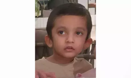 സൗദിയിൽ പാര്ക്കില് വെച്ച് മരിച്ച നാലു വയസുകാരനെ ഖബറടക്കി സൗദിയിൽ പാര്ക്കില് വെച്ച് മരിച്ച നാലു വയസുകാരനെ ഖബറടക്കി