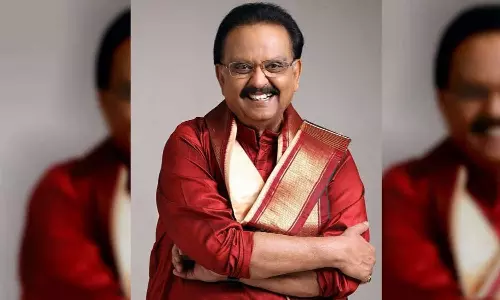 ‘മലരേ മൗനമാ...’എന്ന പാട്ടിന്റെ പിന്നിലെ കഥ ഇതാണ്; ഓർമകളിൽ ഇന്നും എസ്.പി.ബി ‘മലരേ മൗനമാ...’എന്ന പാട്ടിന്റെ പിന്നിലെ കഥ ഇതാണ്; ഓർമകളിൽ ഇന്നും എസ്.പി.ബി
