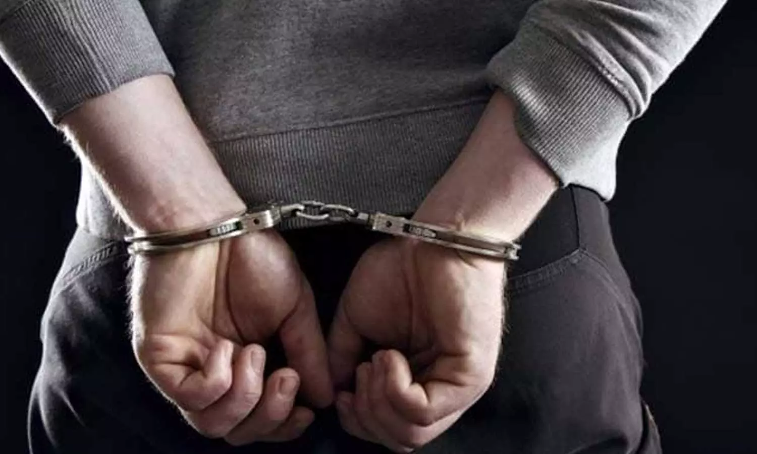 Sharjah Police recover stolen car within two hours; suspect arrested. Sharjah Police recover stolen car within two hours; suspect arrested.