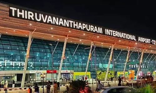 ദമ്പതികളെ തട്ടിക്കൊണ്ടുപോയി; തിരുവനന്തപുരം അന്താരാഷ്ട്ര വിമാനത്താവളത്തില് വീണ്ടും സ്വര്ണ കവര്ച്ച ദമ്പതികളെ തട്ടിക്കൊണ്ടുപോയി; തിരുവനന്തപുരം അന്താരാഷ്ട്ര വിമാനത്താവളത്തില് വീണ്ടും സ്വര്ണ കവര്ച്ച