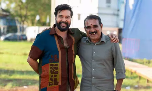 എളിമ അപൂർവമാണ്, മമ്മൂക്കയിൽ നിന്ന് അത് അനുഭവിക്കുന്നത് ഒരു സുഖമാണ്: മമ്മൂട്ടിക്കൊപ്പമുള്ള ചിത്രം പങ്കുവെച്ച് ബി. ഗോപാലകൃഷ്ണൻ എളിമ അപൂർവമാണ്, മമ്മൂക്കയിൽ നിന്ന് അത് അനുഭവിക്കുന്നത് ഒരു സുഖമാണ്: മമ്മൂട്ടിക്കൊപ്പമുള്ള ചിത്രം പങ്കുവെച്ച് ബി. ഗോപാലകൃഷ്ണൻ