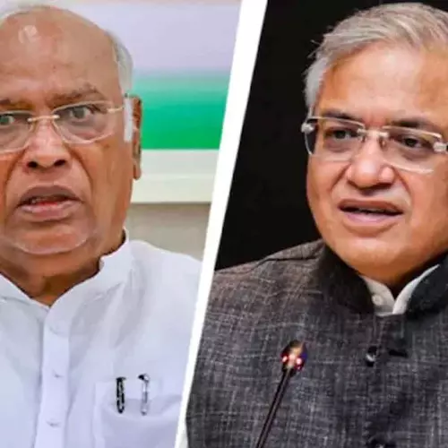 ഗ്യാനേഷ് കുമാര് മോദിസര്ക്കാരിന്റെ കയ്യിലെ പാവ, പുറത്താക്കണം: അഞ്ച് ആവശ്യങ്ങളുമായി ഖാർഗെ