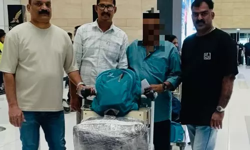 ഹോപ്പ് തുണ; തിരുവനന്തപുരം സ്വദേശി എട്ട് വർഷത്തിന് ശേഷം നാടണഞ്ഞു ഹോപ്പ് തുണ; തിരുവനന്തപുരം സ്വദേശി എട്ട് വർഷത്തിന് ശേഷം നാടണഞ്ഞു