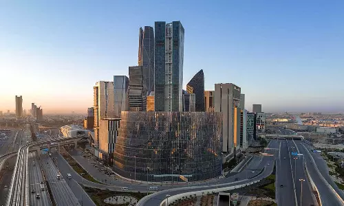 The Riyadh Economic Forum will discuss traffic congestion in Saudi Arabia and its causes. The Riyadh Economic Forum will discuss traffic congestion in Saudi Arabia and its causes.