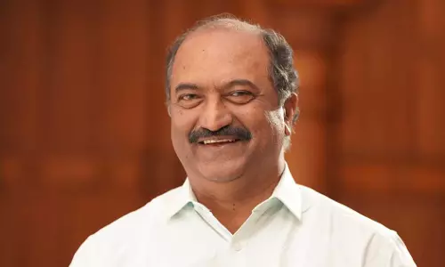 എസ്എഫ്ഐക്കെതിരായ മുഖ്യമന്ത്രിയുടെ പത്രക്കുറിപ്പ് പരിഹാസ്യം; കേരളം ഭരിക്കുന്നത് ബിജെപിയുടെ 3 എംഎൽഎമാർ: കെ.എൻ ബാലഗോപാൽ എസ്എഫ്ഐക്കെതിരായ മുഖ്യമന്ത്രിയുടെ പത്രക്കുറിപ്പ് പരിഹാസ്യം; കേരളം ഭരിക്കുന്നത് ബിജെപിയുടെ 3 എംഎൽഎമാർ: കെ.എൻ ബാലഗോപാൽ