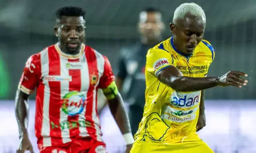 Super League Kerala: Thiruvananthapuram Kombans defeat Kannur in a shootout. Super League Kerala: Thiruvananthapuram Kombans defeat Kannur in a shootout.