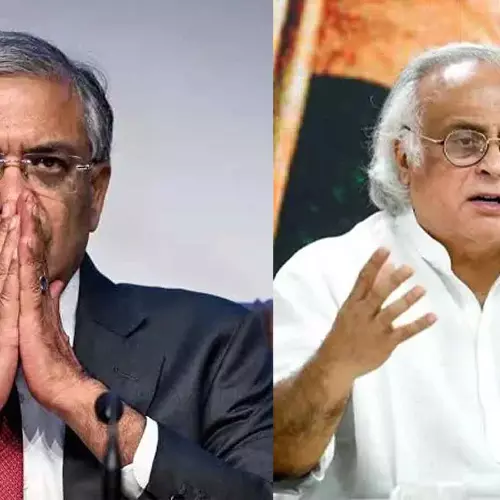 പ്രധാനമന്ത്രിയുടേയും ആഭ്യന്തരമന്ത്രിയുടേയും താൽപര്യപ്രകാരം കള്ളങ്ങൾ പറഞ്ഞു, ഗ്യാനേഷ് കുമാറിന്‍റേത് ഭരണഘടനയുടെ ആത്മാവിനെ വഞ്ചിക്കുന്ന നടപടി: ജയറാം രമേശ്