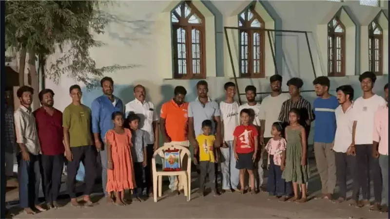 തെലങ്കാനയിൽ മുസ്ലിം പള്ളിക്ക് മുന്നിൽ ആര്എസ്എസിന്റെ ഭാരതമാതാ പൂജ; സ്വമേധയാ കേസെടുത്ത് പൊലീസ് തെലങ്കാനയിൽ മുസ്ലിം പള്ളിക്ക് മുന്നിൽ ആര്എസ്എസിന്റെ ഭാരതമാതാ പൂജ; സ്വമേധയാ കേസെടുത്ത് പൊലീസ്